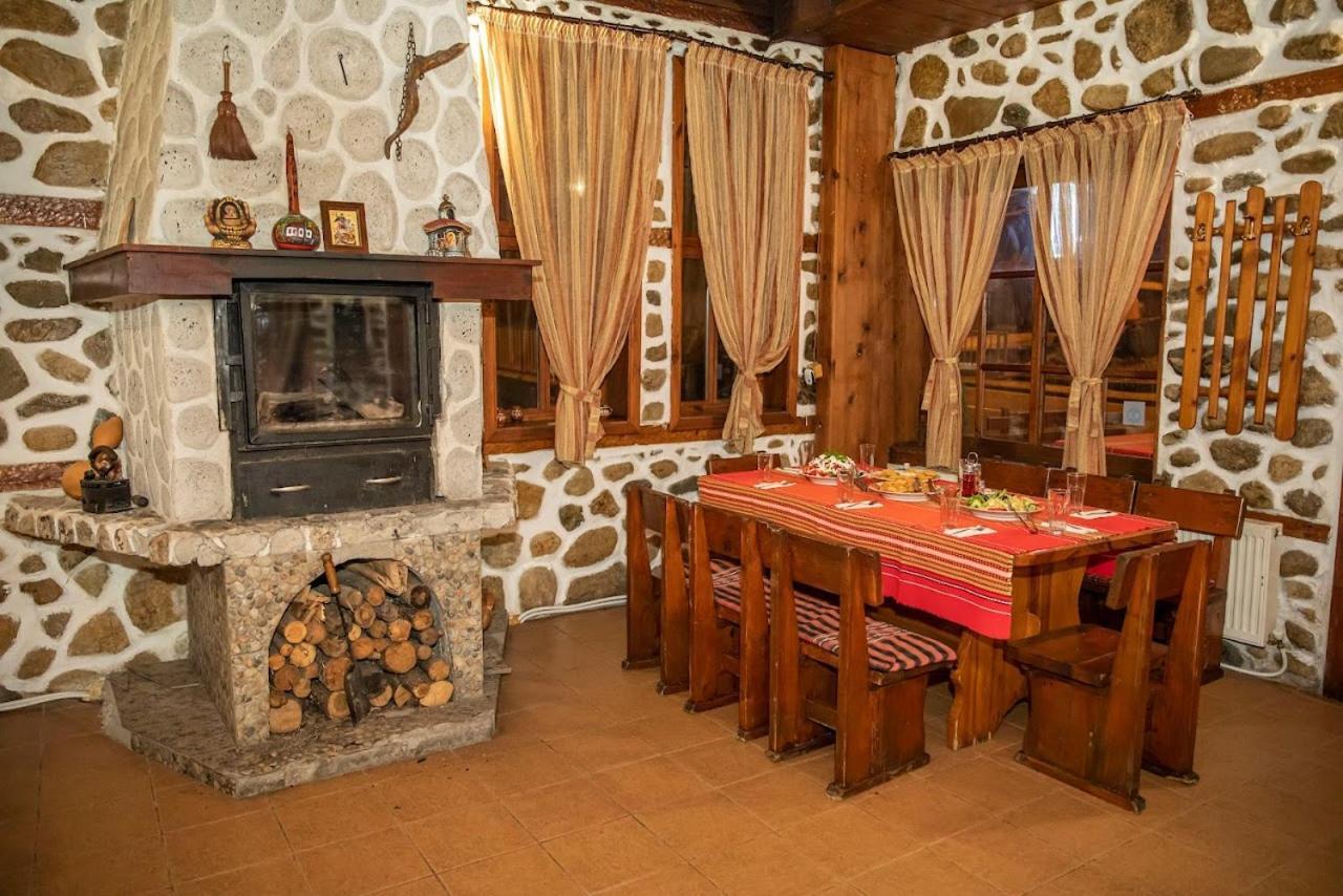 Стария Чинар Мелник Hotel ภายนอก รูปภาพ